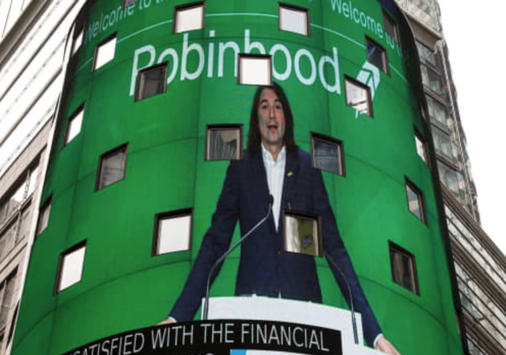 Online Broker Robinhood Fires 713 Employees! 